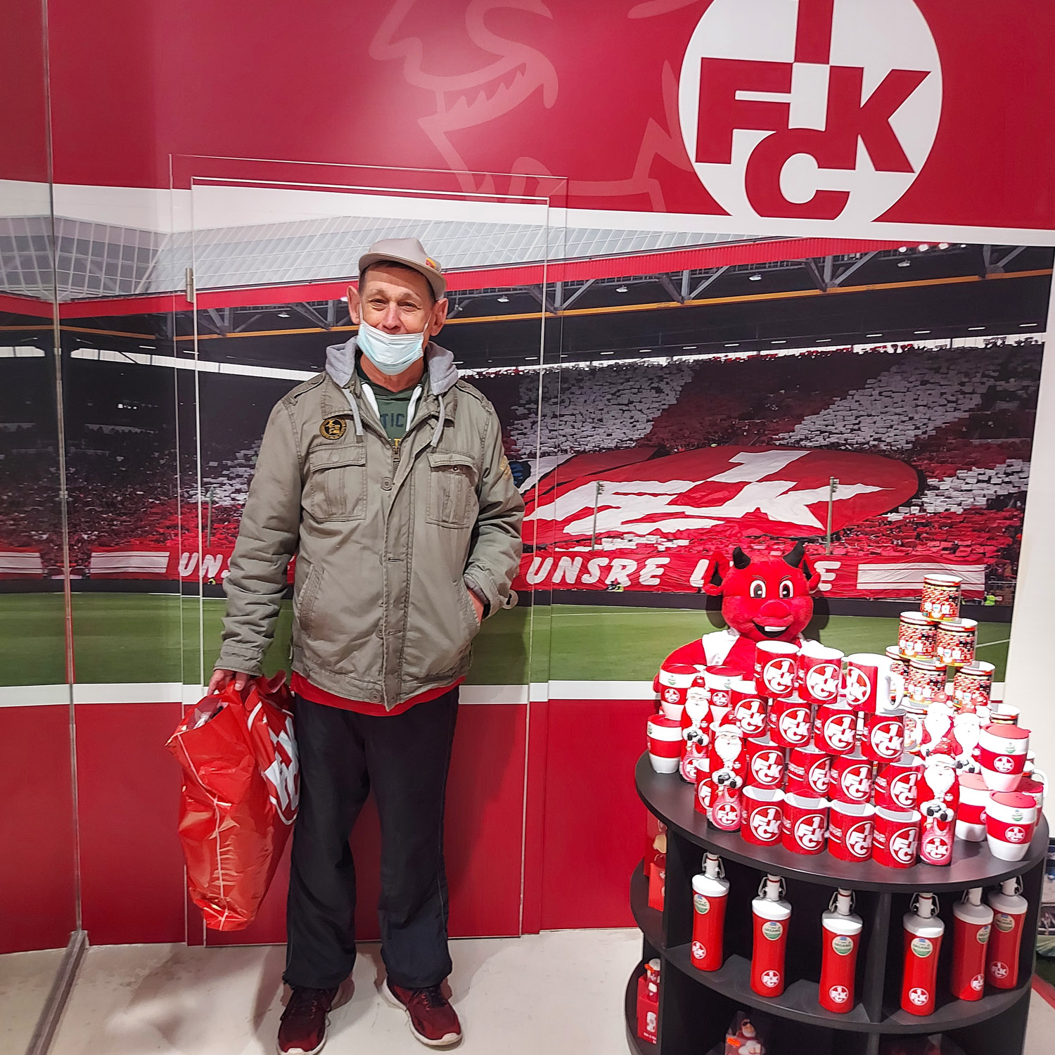 28. Oktober 2021: WSW - Shopping im FCK-Fanshop