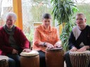 Christa Stegner, Jutta Christmann und Helmut Schäfer sind eifrig dabei