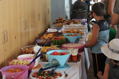 Reichhaltiges "Eine-Welt-Buffet"