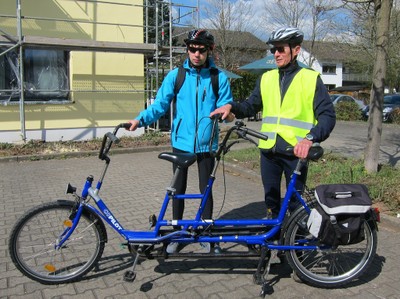 mit den Tandem-Fahrern 