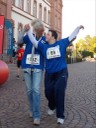 Karin Köhler (r.) und Corina di Berardo am Ziel