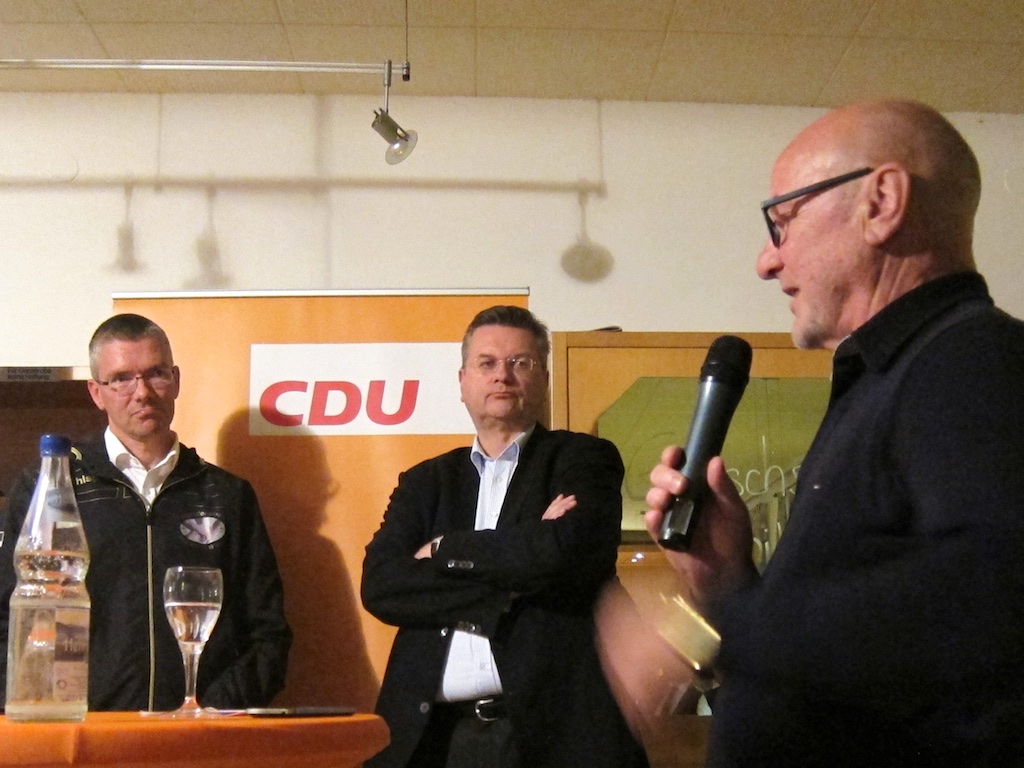 und Walfried Weber sich zu Wort meldete