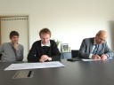Prof. Dr. Volker Lingnau, Florian Fuchs und Florian Beham (v.r.) 