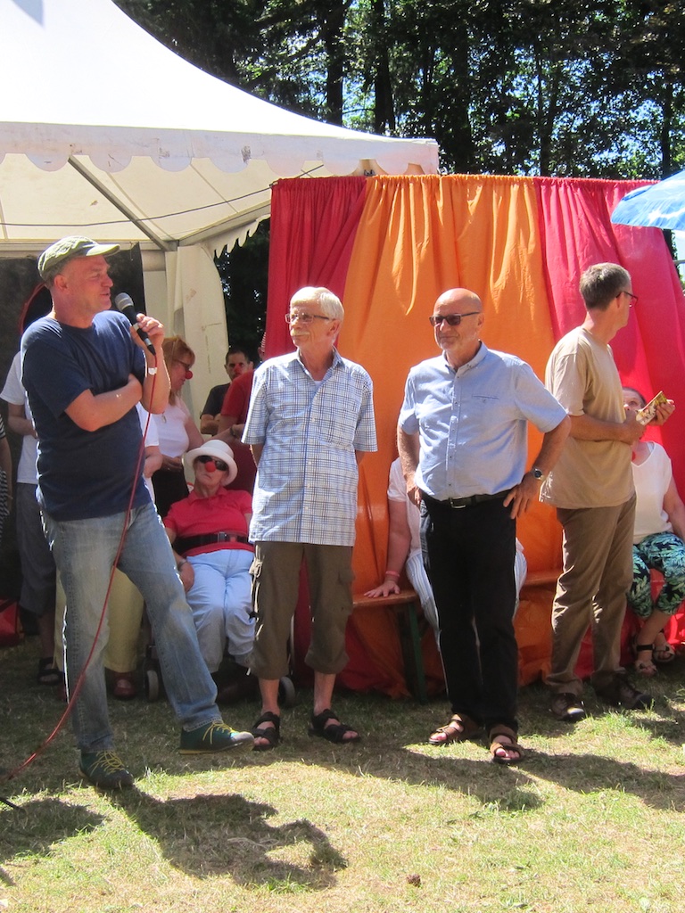 Begrüßung: Festivalleiter Andreas Meder (l.)