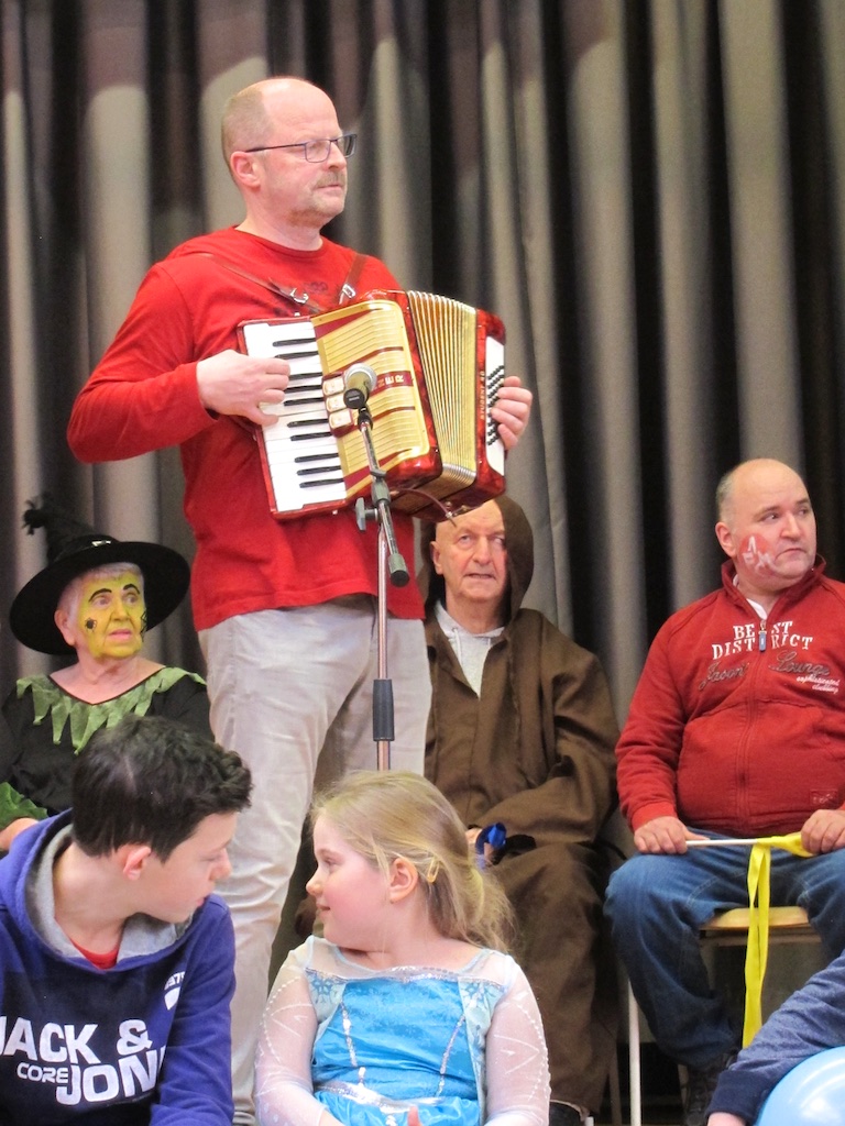 mit Pfarrer Oliver Böß