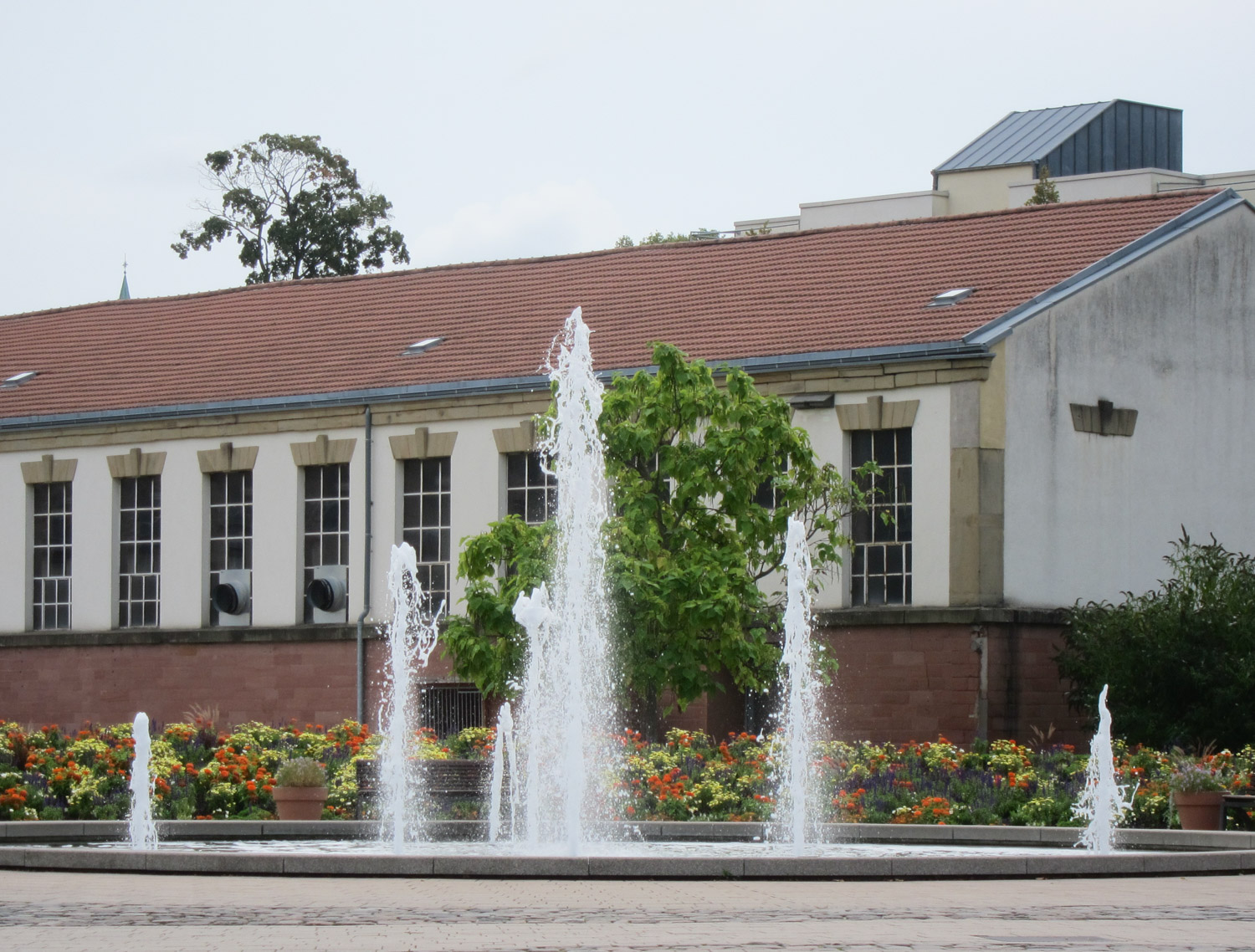 Brunnen mit Herbstflair