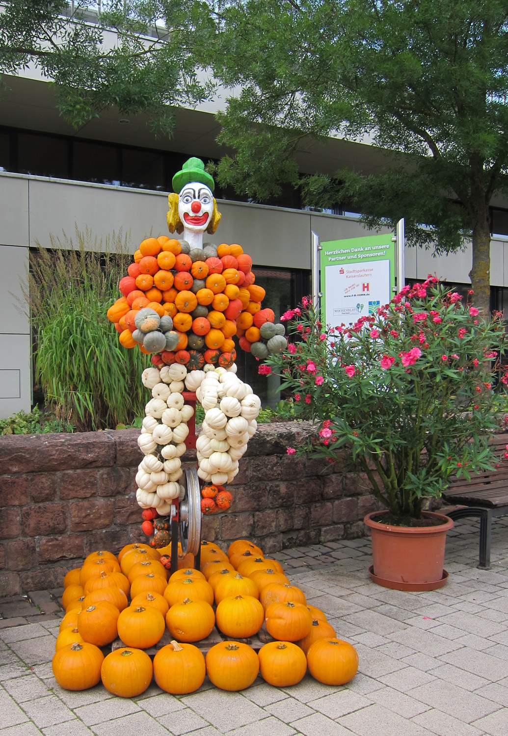 Clown auf Einrad