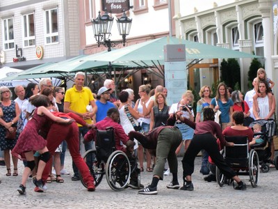 als Gruppe in der Reihe