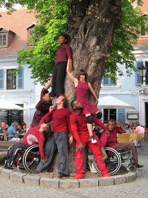 angepasst
