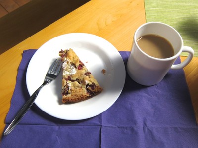 mit Kaffee und Kuchen verwöhnt