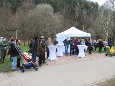 Geschenkübergabe der Bahá'i-Gemeinde an die Bürger Kaiserslauterns