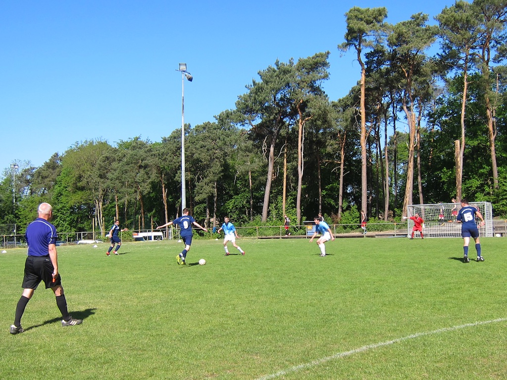 spielte mit großem Einsatz