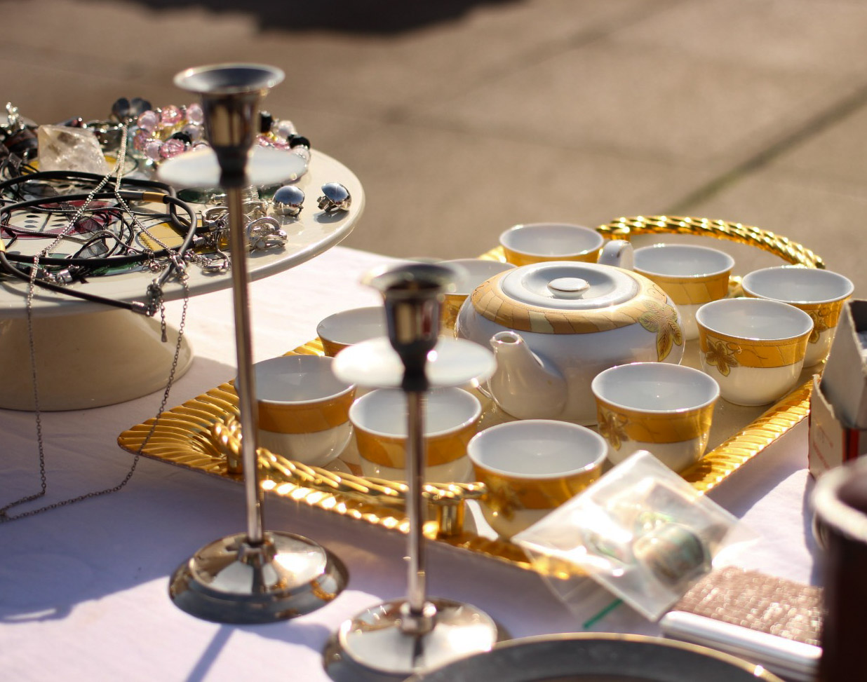 Schmuck und Porzellan