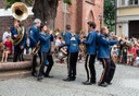 mit virtuoser Musikalität