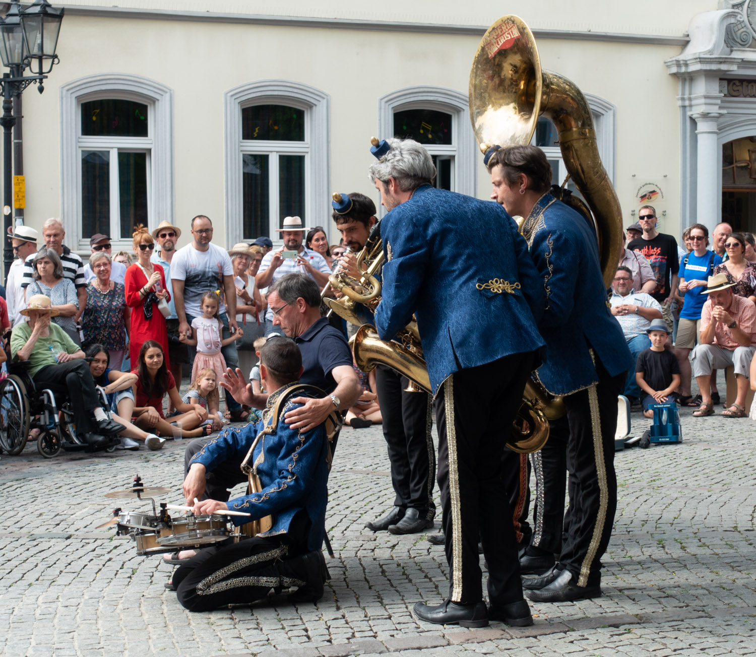 und in Interaktion mit