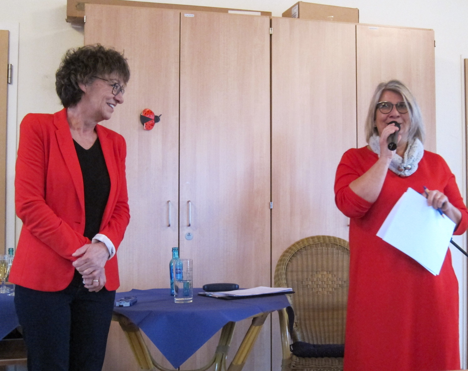 und stellt Madeleine Giese vor,