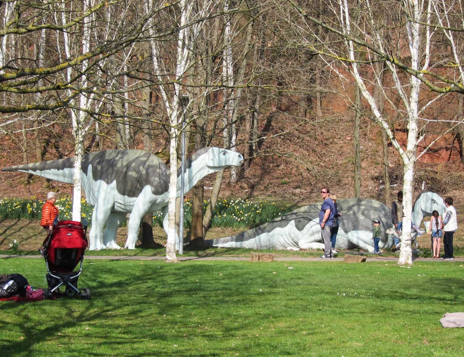 mit Dinos und