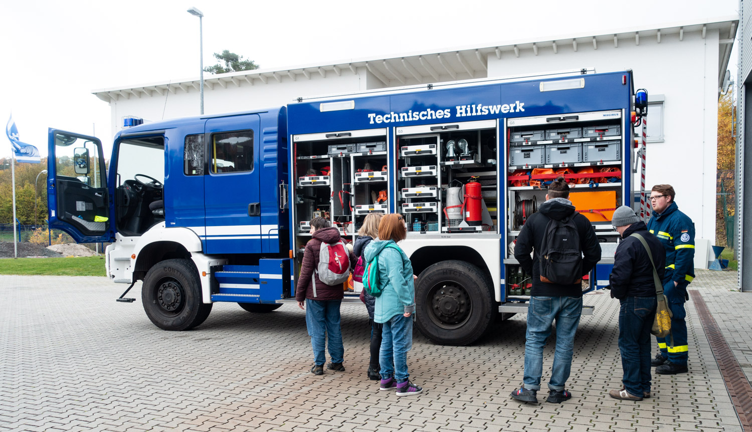 am THW-Gerätewagen
