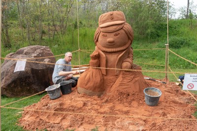 und erschafft das Sandmännchen